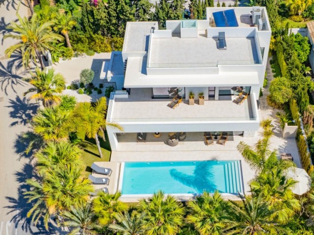 4 Makuuhuoneen Huvila Marbesa