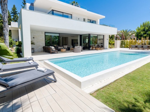 4 Makuuhuoneen Huvila Marbesa