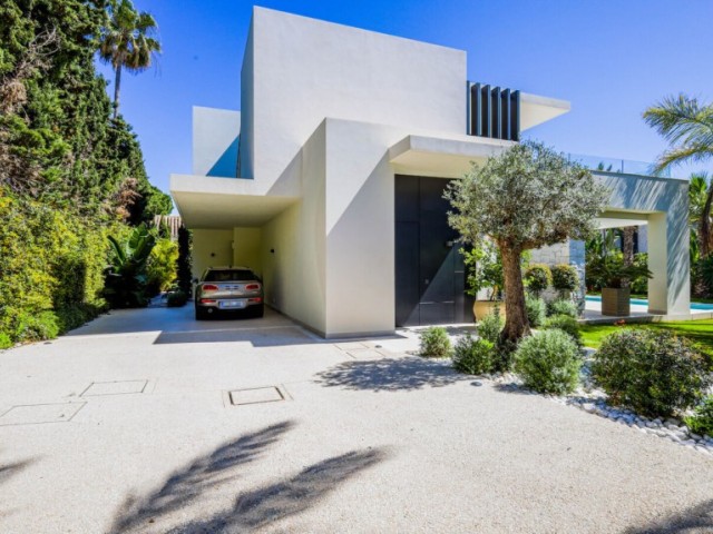 4 Makuuhuoneen Huvila Marbesa