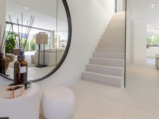 4 Makuuhuoneen Huvila Marbesa