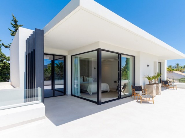 4 Makuuhuoneen Huvila Marbesa