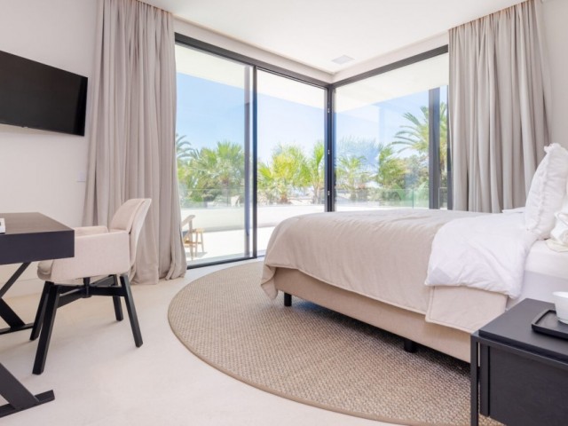 4 Makuuhuoneen Huvila Marbesa