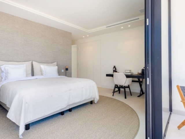 4 Makuuhuoneen Huvila Marbesa