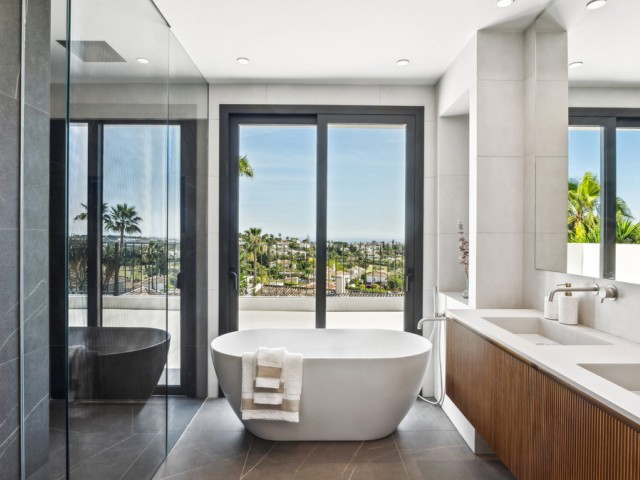5 Schlafzimmer Villa in Nueva Andalucía
