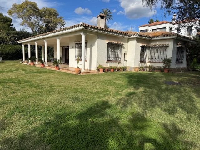 Villa avec 3 Chambres  à Estepona