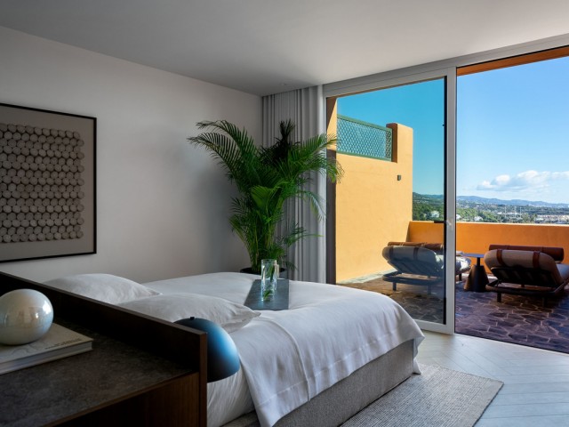 4 Bedrooms Apartment in Nueva Andalucía