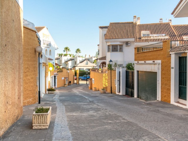 Rijtjeshuis, Sierrezuela, R5346118