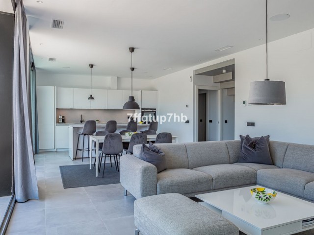 Villa con 3 Dormitorios  en Estepona