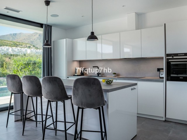 Villa con 3 Dormitorios  en Estepona