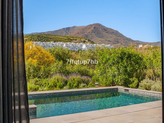 Villa con 3 Dormitorios  en Estepona