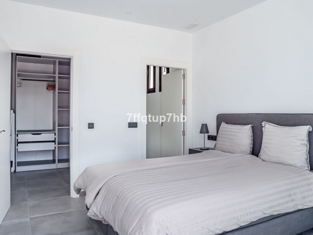 Villa con 3 Dormitorios  en Estepona