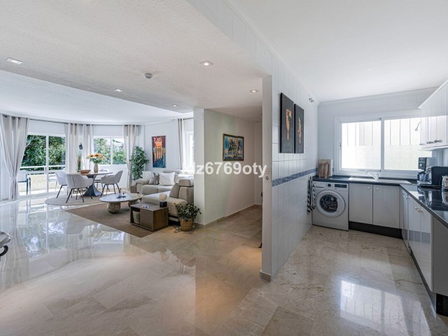 Apartamento con 3 Dormitorios  en Benalmadena Costa