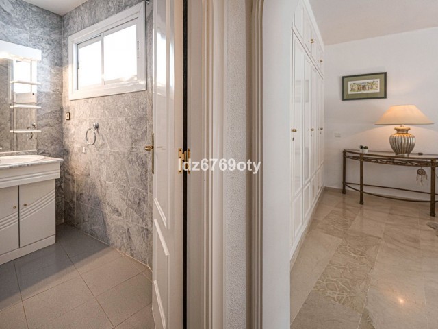 Apartamento con 3 Dormitorios  en Benalmadena Costa