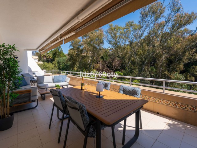 Apartamento con 3 Dormitorios  en Benalmadena Costa