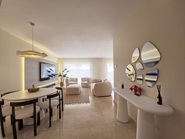 2 Bedrooms Apartment in Benahavís