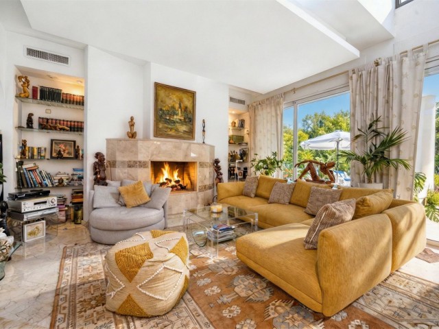 3 Bedrooms Villa in New Golden Mile