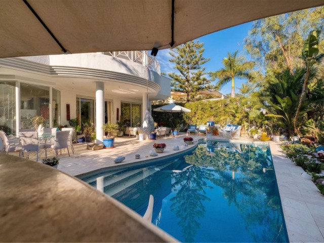 3 Bedrooms Villa in New Golden Mile