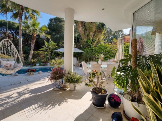 3 Bedrooms Villa in New Golden Mile