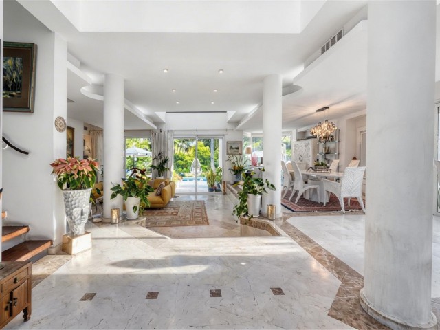 3 Bedrooms Villa in New Golden Mile