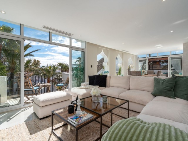 4 Bedrooms Apartment in Puerto Banús
