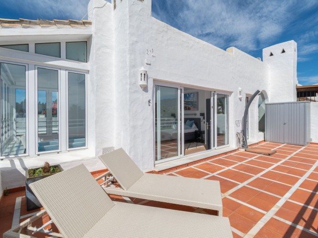 4 Bedrooms Apartment in Puerto Banús