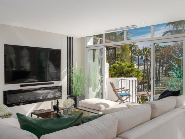 4 Bedrooms Apartment in Puerto Banús