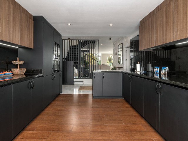 4 Bedrooms Apartment in Puerto Banús