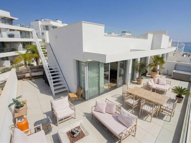 Ático con 2 Dormitorios  en Mijas