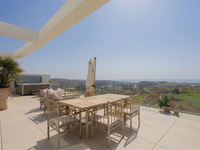 Ático con 2 Dormitorios  en Mijas