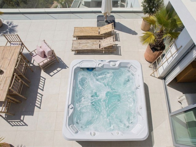 Ático con 2 Dormitorios  en Mijas