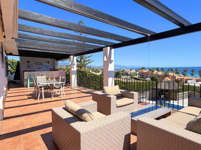 Villa con 5 Dormitorios  en Estepona