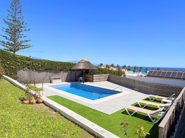 Villa con 5 Dormitorios  en Estepona