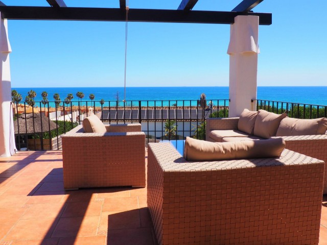 Villa con 5 Dormitorios  en Estepona