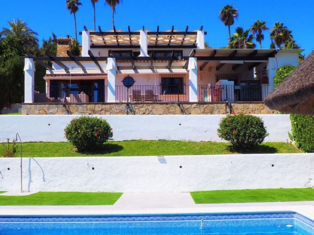 5 Makuuhuoneen Huvila Estepona