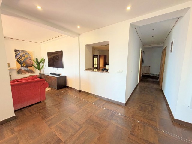 5 Makuuhuoneen Huvila Estepona