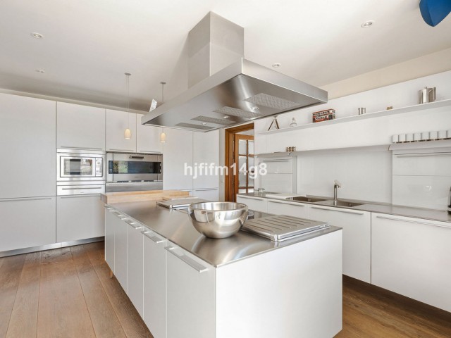 3 Bedrooms Apartment in Nueva Andalucía