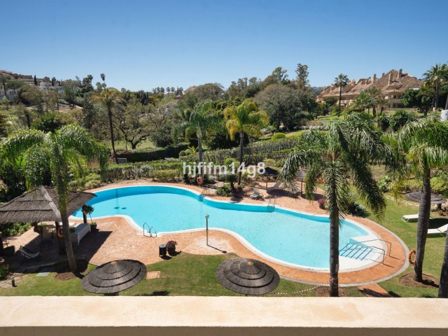 3 Bedrooms Apartment in Nueva Andalucía