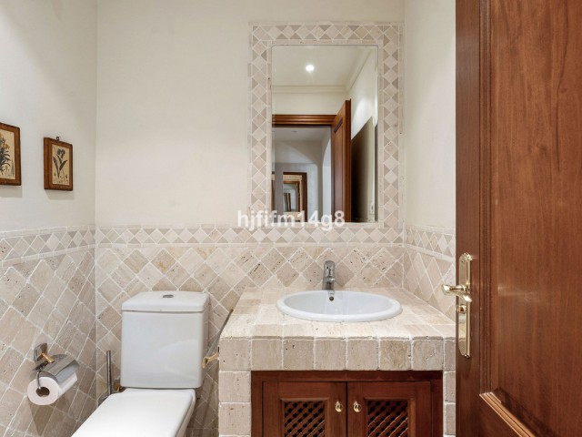 3 Bedrooms Apartment in Nueva Andalucía