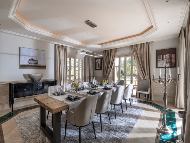 5 Makuuhuoneen Huvila San Roque Club