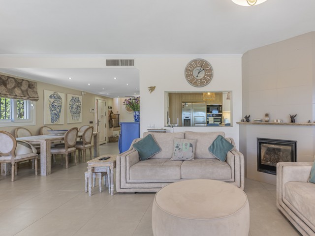 Villa con 6 Dormitorios  en Estepona