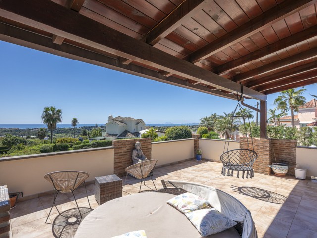 Villa con 6 Dormitorios  en Estepona