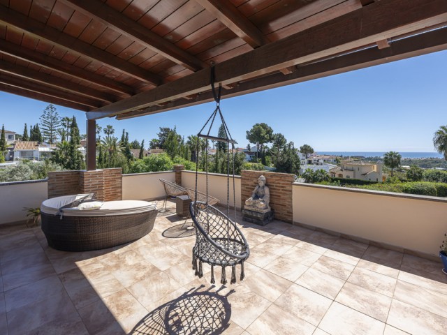 Villa con 6 Dormitorios  en Estepona