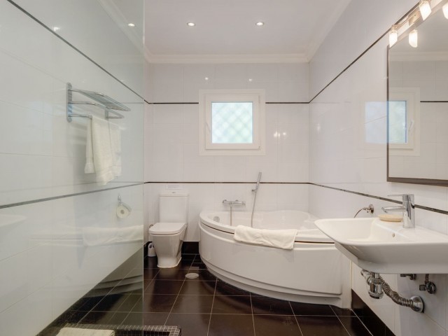 4 Bedrooms Villa in Mijas Golf