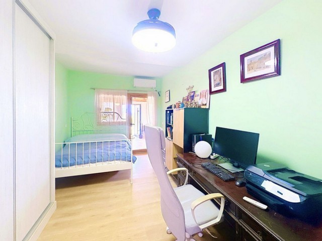 Villa con 3 Dormitorios  en Estepona