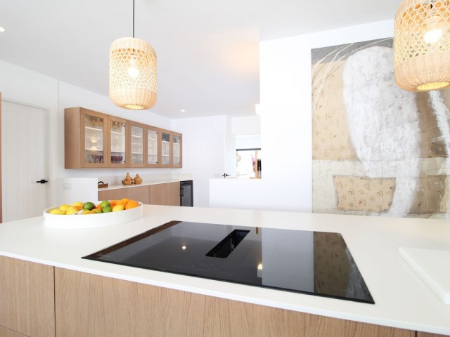 Villa avec 7 Chambres  à Guadalmina Baja