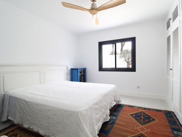 Villa avec 7 Chambres  à Guadalmina Baja