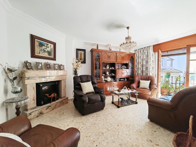 5 Bedrooms Townhouse in Estepona