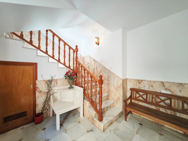 5 Bedrooms Townhouse in Estepona