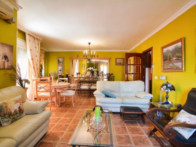 6 Bedrooms Villa in Mijas Costa