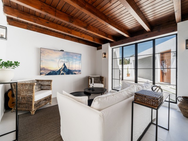 4 Makuuhuoneen Huvila El Madroñal